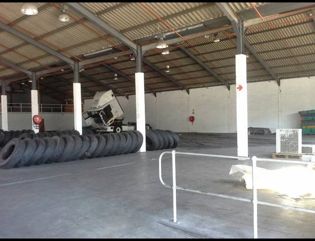 3,325M² FACTORY RENTED IN EPPING INDUSTRIAL